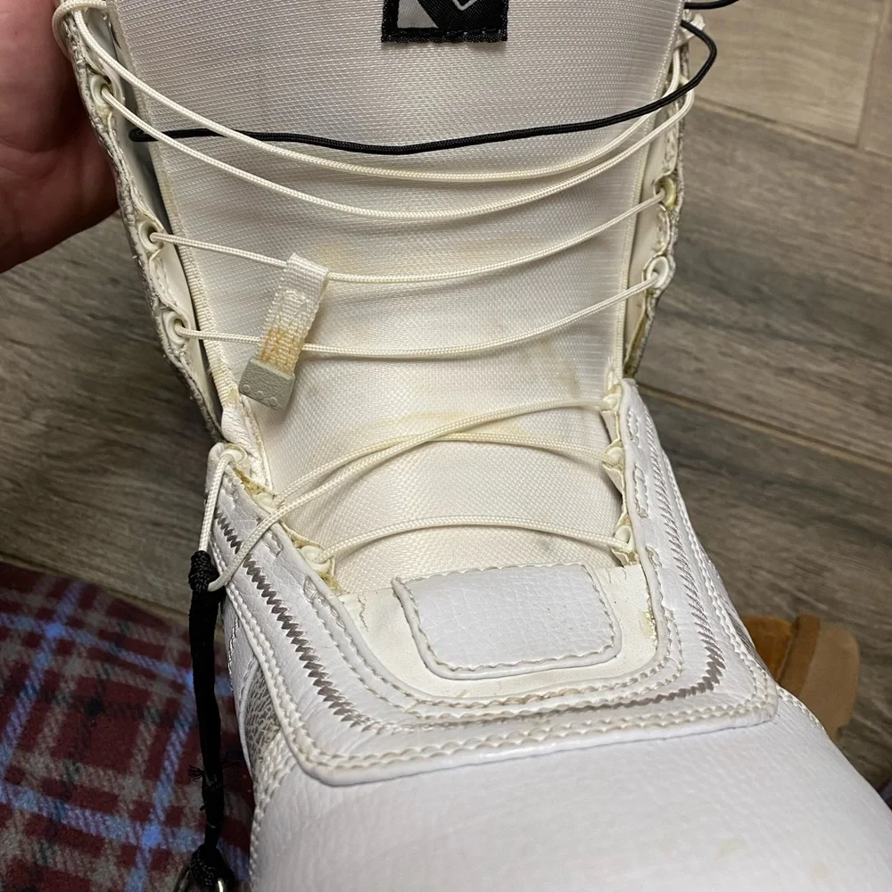 Burton Men’s Snowboard Boots- Ruler - Picture 5 of 6